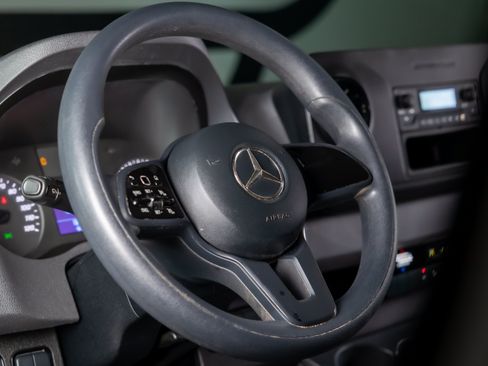 Used 2023 Mercedes-Benz Sprinter 2500 image 25