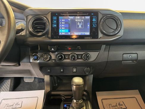 Used 2017 Toyota Tacoma TRD Sport w/ Tow Package AWD/4WD image 22