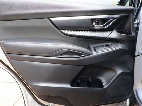 Used 2024 Subaru Ascent Premium w/ Convenience Package image 19