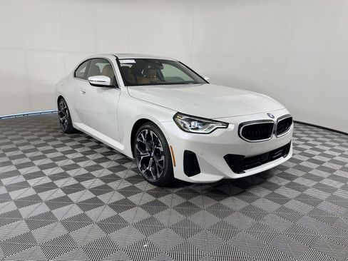 Used 2025 BMW 230i Coupe w/ M Sport Package image 6