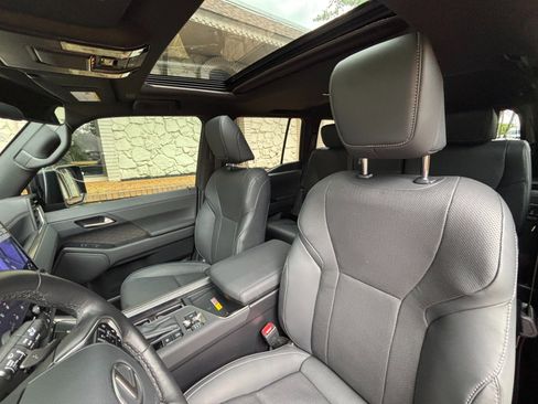 Used 2024 Lexus GX 550 w/ Accessory Package (Z1) AWD/4WD image 25