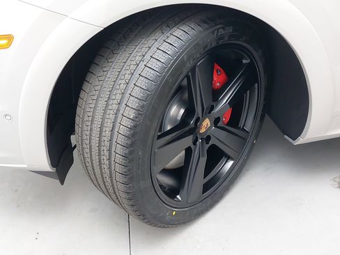 New 2026 Porsche Cayenne GTS image 35