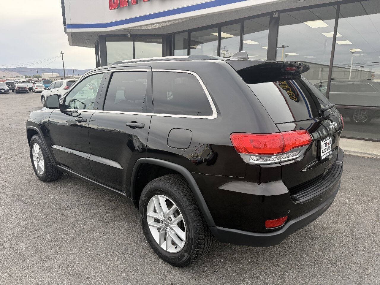 Used 2018 Jeep Grand Cherokee Laredo AWD/4WD image 7
