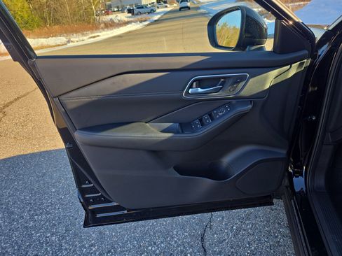 New 2026 Nissan Rogue Platinum w/ Platinum Premium Package image 17