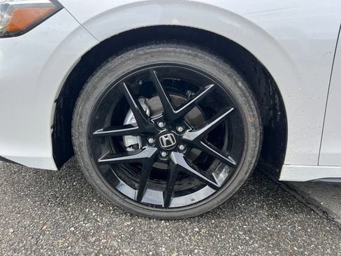 Used 2025 Honda Civic Sport image 10