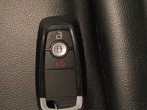 Used 2024 Ford Edge SEL image 32