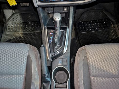 Used 2018 Toyota Corolla LE FWD image 36