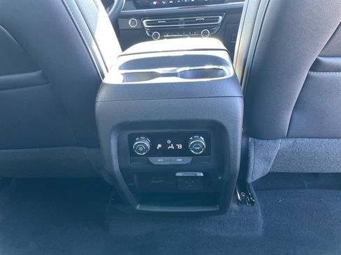 New 2026 Chevrolet Traverse Z71 w/ Driver Confidence Package image 36