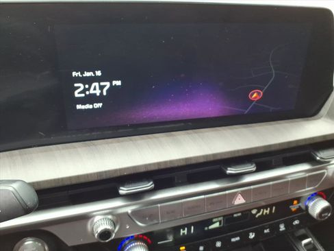 Used 2023 Kia Telluride EX w/ EX Captain's Chair Package image 22