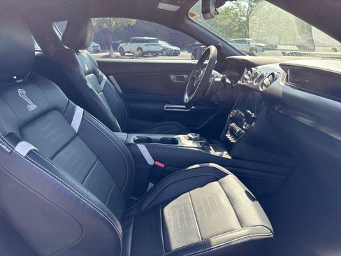 Used 2021 Ford Mustang Shelby GT500 w/ Technology Package RWD image 37