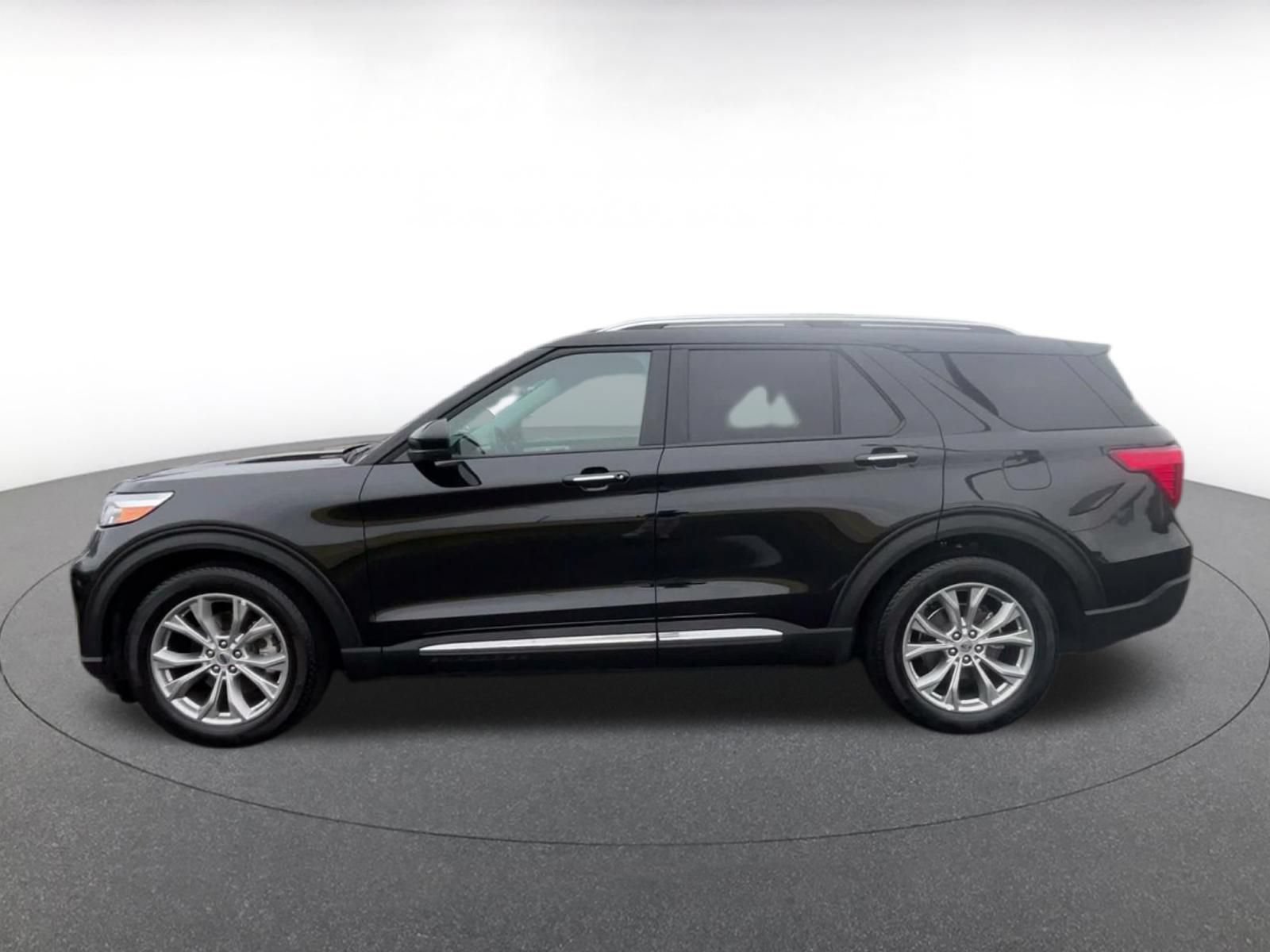 Used 2024 Ford Explorer Limited RWD image 8