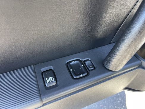 Used 2006 MAZDA MX-5 Miata Grand Touring w/ Premium Pkg image 18