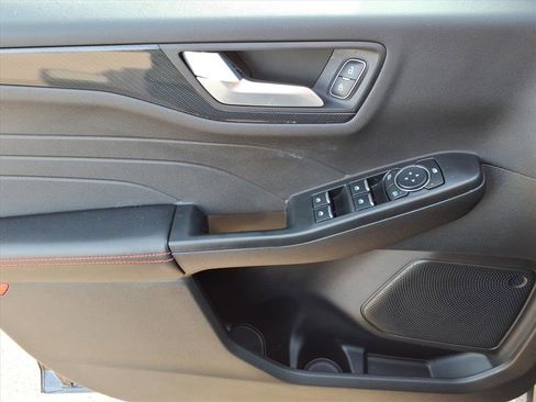 Used 2025 Ford Escape ST-Line Select w/ Tech Pack #1 image 11