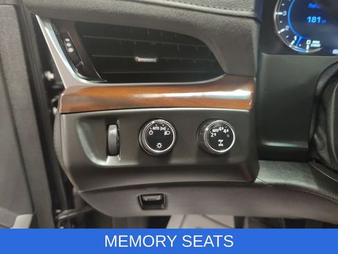 Used 2020 Cadillac Escalade Premium Luxury w/ Escalade Sport Edition image 35