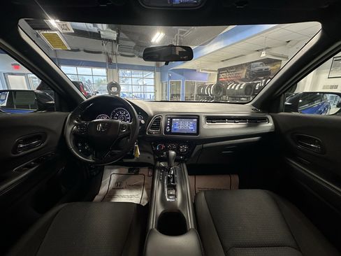 Used 2021 Honda HR-V Sport image 18