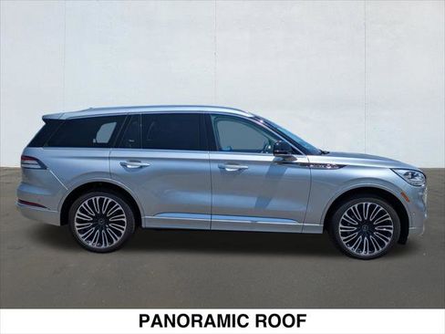 Used 2023 Lincoln Aviator Black Label w/ Dynamic Handling Package AWD/4WD image 7