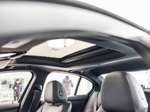 Used 2024 BMW 330i xDrive 330i xDrive w/ Premium Package image 19