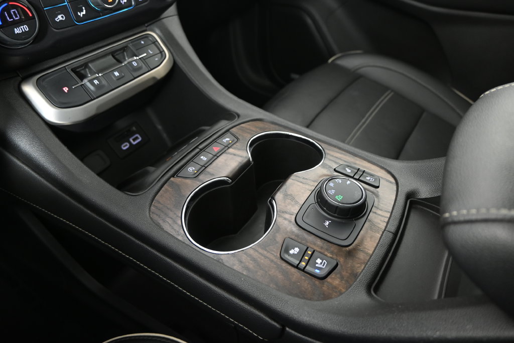 Used 2021 GMC Acadia Denali w/ GMC Pro Grade Package AWD/4WD image 32