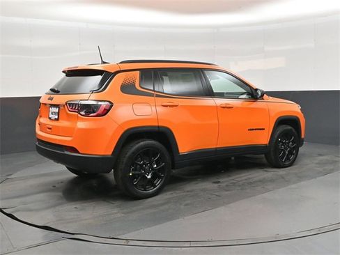New 2026 Jeep Compass Latitude image 4