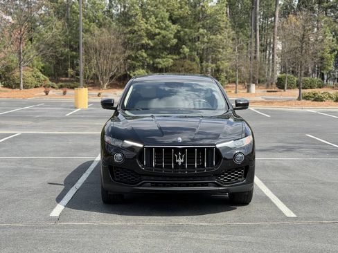 Used 2018 Maserati Levante AWD/4WD image 2