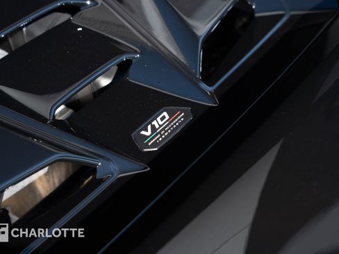 Used 2024 Lamborghini Huracan Tecnica image 16