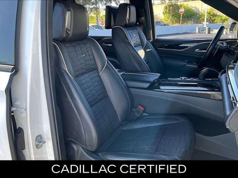Certified 2024 Cadillac Escalade ESV V w/ Heavy-Duty Trailer Package AWD/4WD image 9