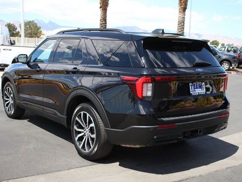 Certified 2025 Ford Explorer ST-Line AWD/4WD image 5