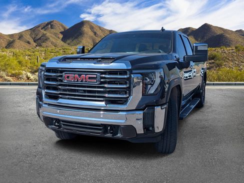 Used 2024 GMC Sierra 2500 SLT w/ SLT Premium Package image 11
