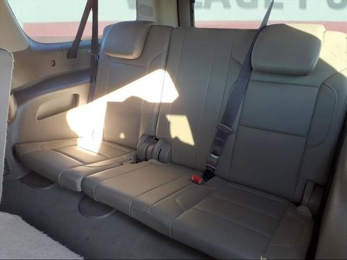 Used 2019 Chevrolet Suburban LT image 12