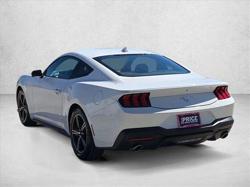 Used 2024 Ford Mustang EcoBoost image 8