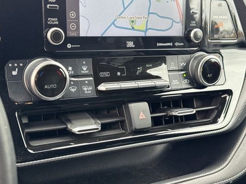 Used 2021 Toyota Highlander XSE image 24