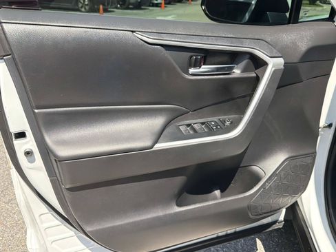 Used 2023 Toyota RAV4 XLE Premium FWD image 15