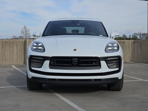 Certified 2025 Porsche Macan S image 11