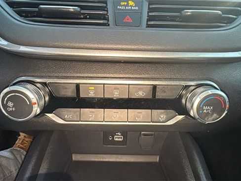 Used 2024 Nissan Altima 2.5 S image 19