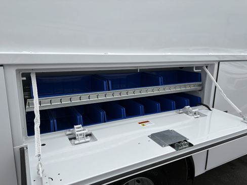 Used 2023 Mercedes-Benz Sprinter 3500 image 14