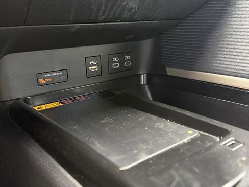 Certified 2025 Toyota Camry SE FWD image 21