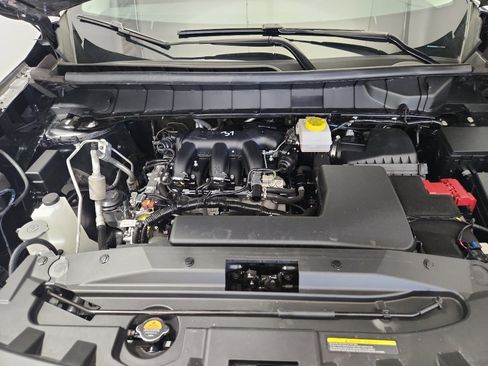 Used 2024 Nissan Pathfinder SV image 35