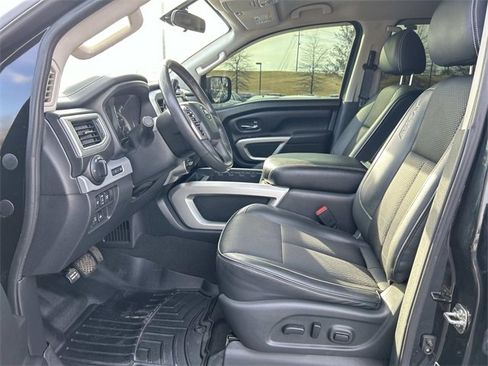 Used 2017 Nissan Titan PRO-4X image 22