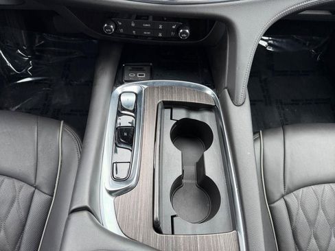 Used 2022 Buick Enclave Avenir w/ Avenir Technology Package image 21