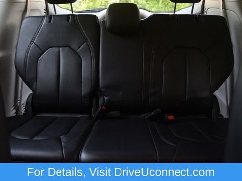 Used 2017 Chrysler Pacifica Touring-L FWD image 18
