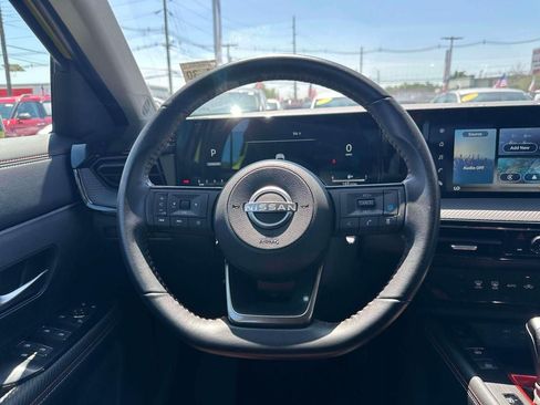 Used 2025 Nissan Kicks SR AWD/4WD image 14
