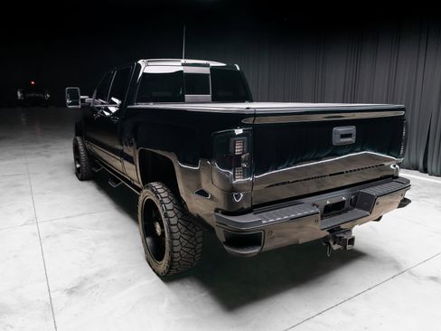 Used 2019 Chevrolet Silverado 2500 LTZ w/ Duramax Plus Package image 12