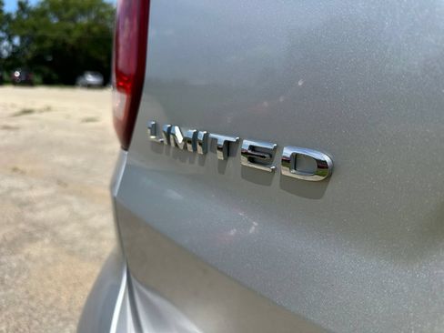 Used 2018 Ford Explorer Limited AWD/4WD image 17