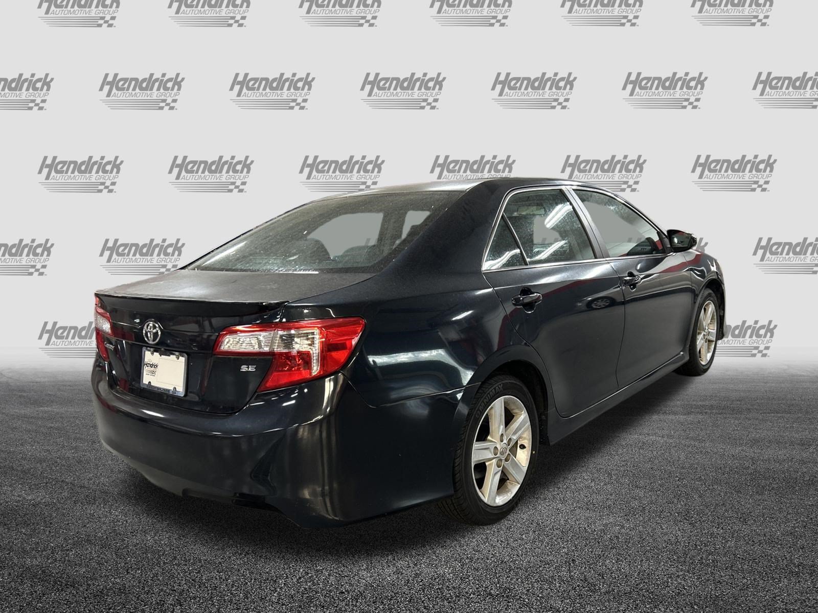 Used 2014 Toyota Camry SE FWD image 5