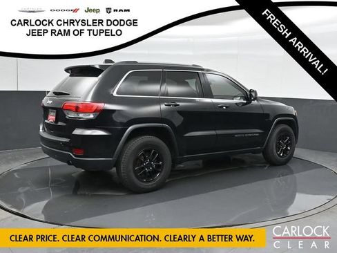 Used 2020 Jeep Grand Cherokee Laredo AWD/4WD image 3
