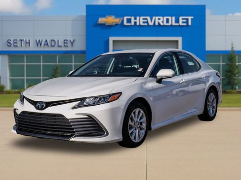 Used 2023 Toyota Camry LE FWD image 30