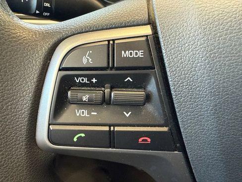 Used 2017 Hyundai Elantra SE w/ Cargo Package FWD image 17