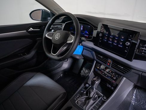 New 2025 Volkswagen Jetta SE image 32