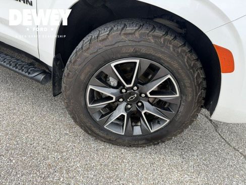 Used 2022 Chevrolet Suburban Z71 w/ Off-Road Capability Package AWD/4WD image 44