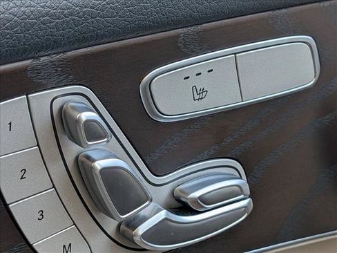 Used 2019 Mercedes-Benz GLC 350e 4MATIC image 13